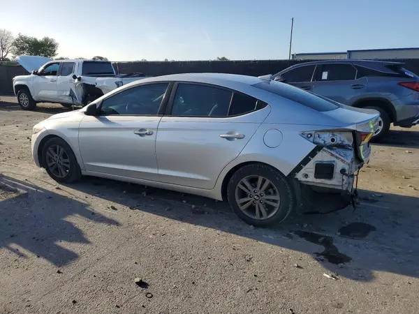 5NPD84LF5JH390339 2018 HYUNDAI ELANTRA - Image 2