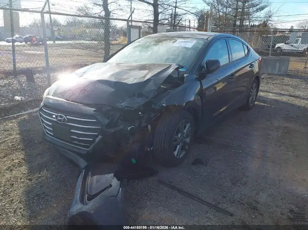 5NPD84LF5JH392981 2018 HYUNDAI ELANTRA - Image 2