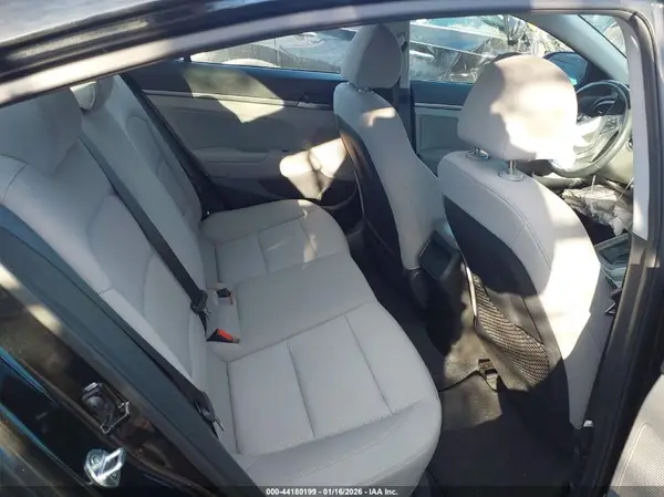 5NPD84LF5JH392981 2018 HYUNDAI ELANTRA - Image 8