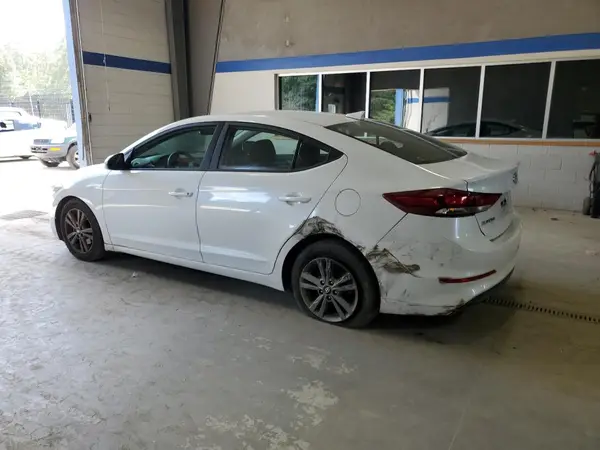 5NPD84LF5JH394049 2018 HYUNDAI ELANTRA - Image 2