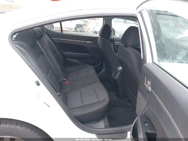 5NPD84LF5JH399445 2018 HYUNDAI ELANTRA - Image 8