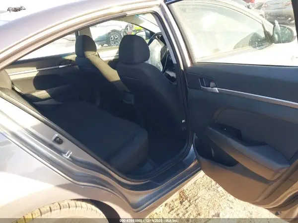 5NPD84LF5KH406024 2019 HYUNDAI ELANTRA - Image 8