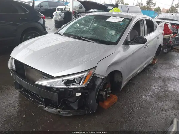 5NPD84LF5KH407576 2019 HYUNDAI ELANTRA - Image 2