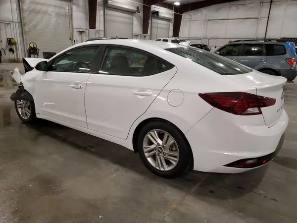 5NPD84LF5KH418173 2019 HYUNDAI ELANTRA - Image 2