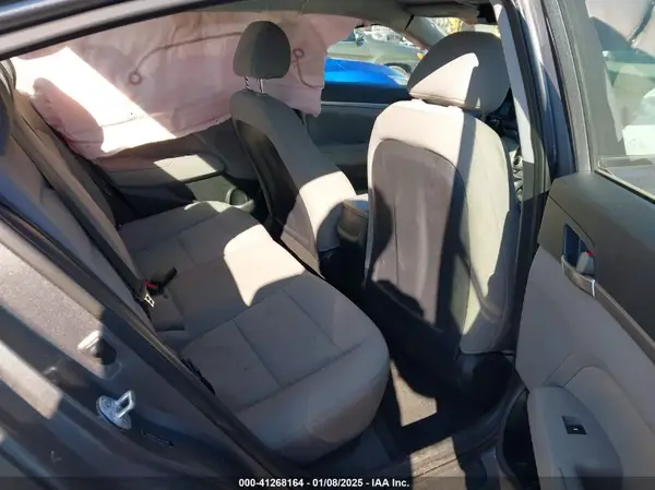 5NPD84LF5KH420361 2019 HYUNDAI ELANTRA - Image 8