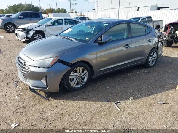 5NPD84LF5KH421560 2019 HYUNDAI ELANTRA - Image 2