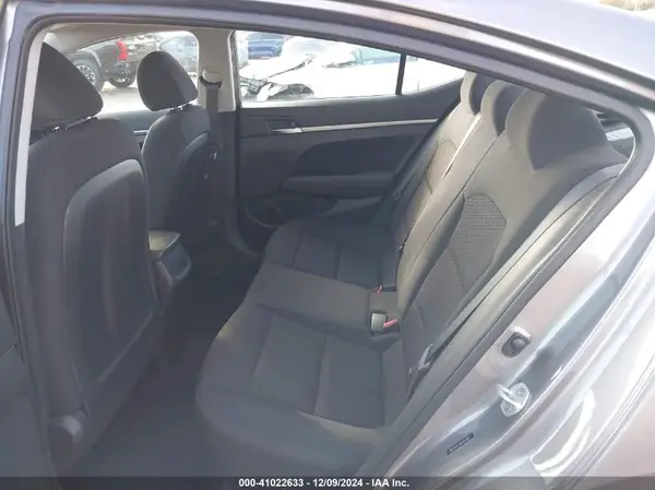 5NPD84LF5KH421560 2019 HYUNDAI ELANTRA - Image 8