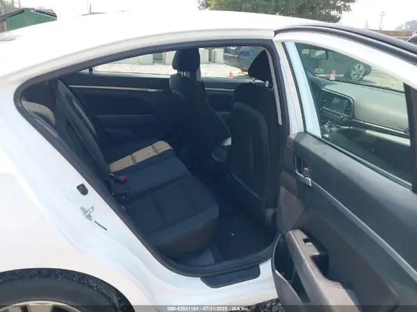 5NPD84LF5KH425835 2019 HYUNDAI ELANTRA - Image 8