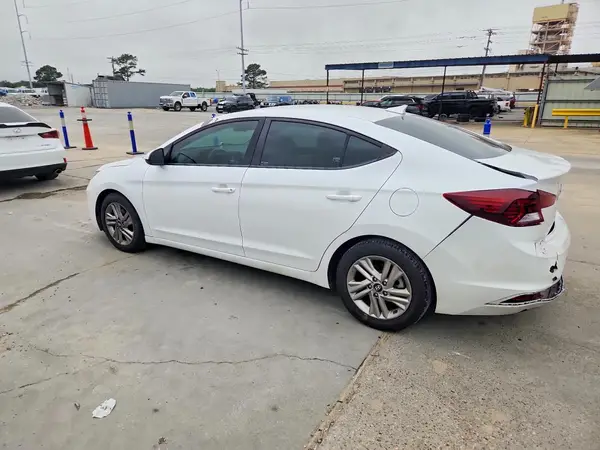 5NPD84LF5KH426158 2019 HYUNDAI ELANTRA - Image 2