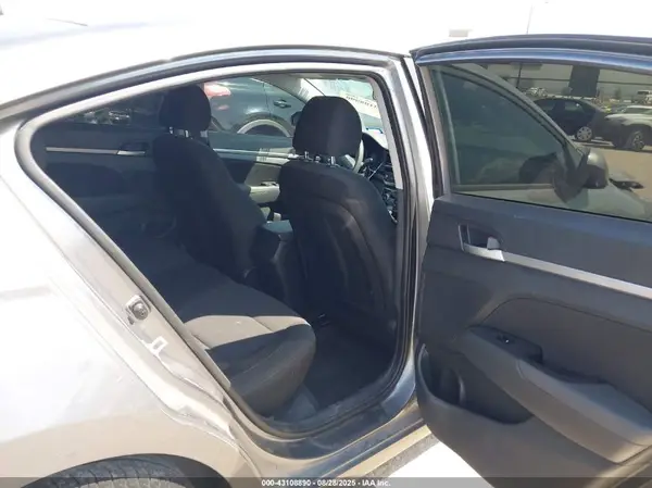 5NPD84LF5KH441033 2019 HYUNDAI ELANTRA - Image 8