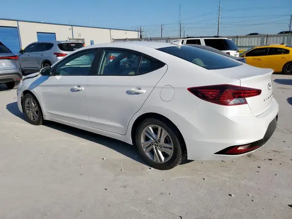 5NPD84LF5KH442800 2019 HYUNDAI ELANTRA - Image 2