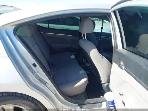 5NPD84LF5KH445275 2019 HYUNDAI ELANTRA - Image 8