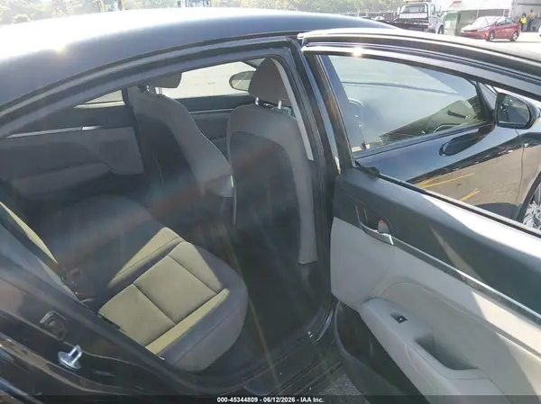 5NPD84LF5KH448161 2019 HYUNDAI ELANTRA - Image 8