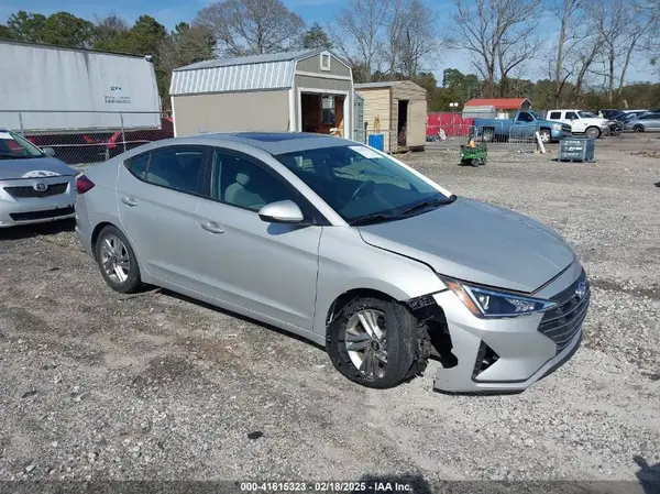 5NPD84LF5KH452596 2019 HYUNDAI ELANTRA - Image 1