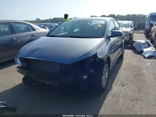 5NPD84LF5KH452789 2019 HYUNDAI ELANTRA - Image 2
