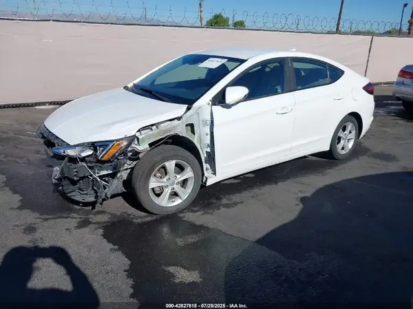 5NPD84LF5KH457412 2019 HYUNDAI ELANTRA - Image 2