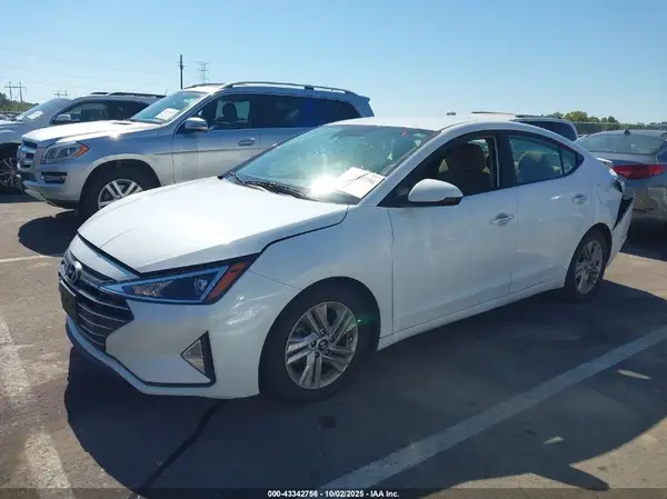 5NPD84LF5KH457863 2019 HYUNDAI ELANTRA - Image 2
