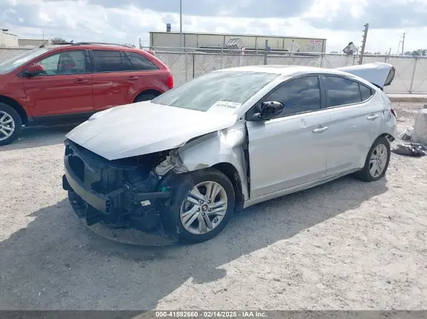 5NPD84LF5KH461413 2019 HYUNDAI ELANTRA - Image 2