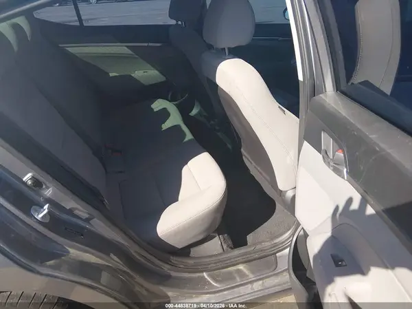5NPD84LF5KH463873 2019 HYUNDAI ELANTRA - Image 8