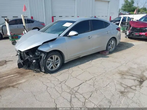 5NPD84LF5KH464523 2019 HYUNDAI ELANTRA - Image 2