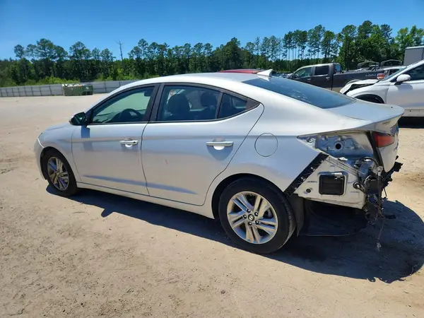 5NPD84LF5KH470080 2019 HYUNDAI ELANTRA - Image 2