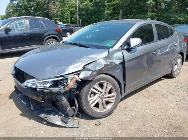 5NPD84LF5KH471777 2019 HYUNDAI ELANTRA - Image 2