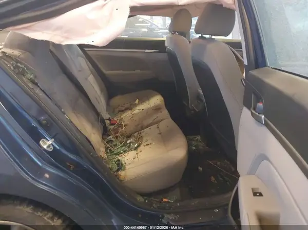 5NPD84LF5KH472685 2019 HYUNDAI ELANTRA - Image 8