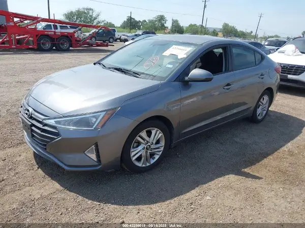 5NPD84LF5KH476560 2019 HYUNDAI ELANTRA - Image 2