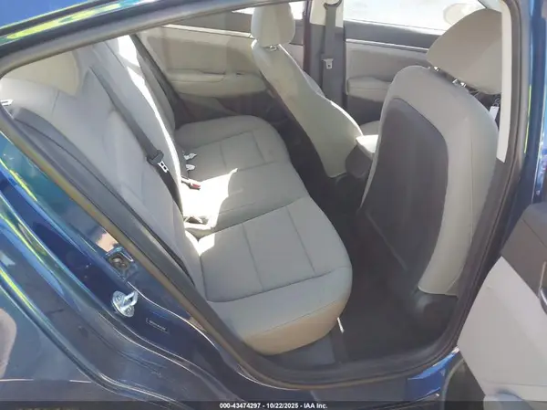 5NPD84LF5KH476882 2019 HYUNDAI ELANTRA - Image 8