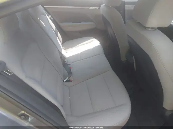 5NPD84LF5KH480446 2019 HYUNDAI ELANTRA - Image 8
