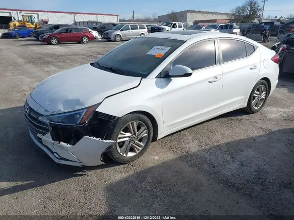 5NPD84LF5KH480754 2019 HYUNDAI ELANTRA - Image 2