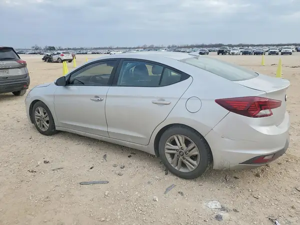 5NPD84LF5KH483640 2019 HYUNDAI ELANTRA - Image 2