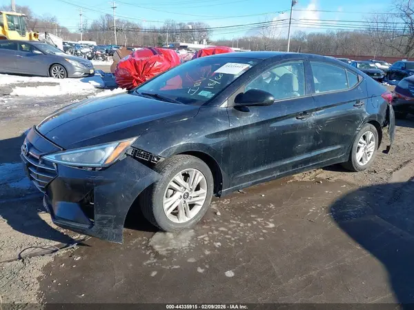 5NPD84LF5LH526049 2020 HYUNDAI ELANTRA - Image 2