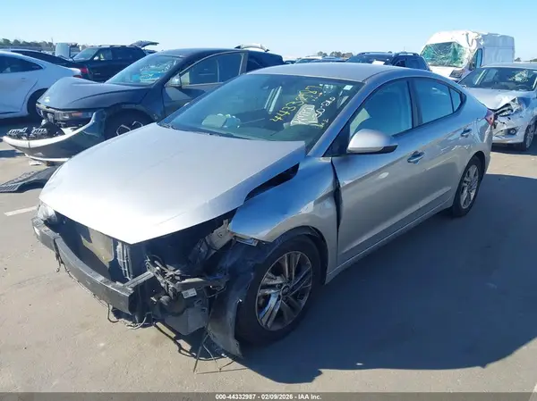 5NPD84LF5LH558967 2020 HYUNDAI ELANTRA - Image 2