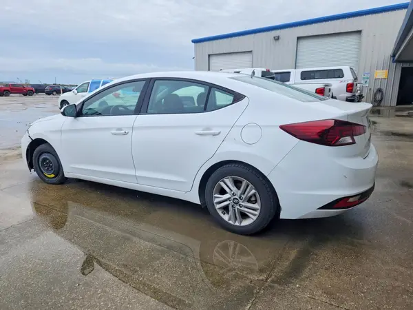 5NPD84LF5LH586235 2020 HYUNDAI ELANTRA - Image 2