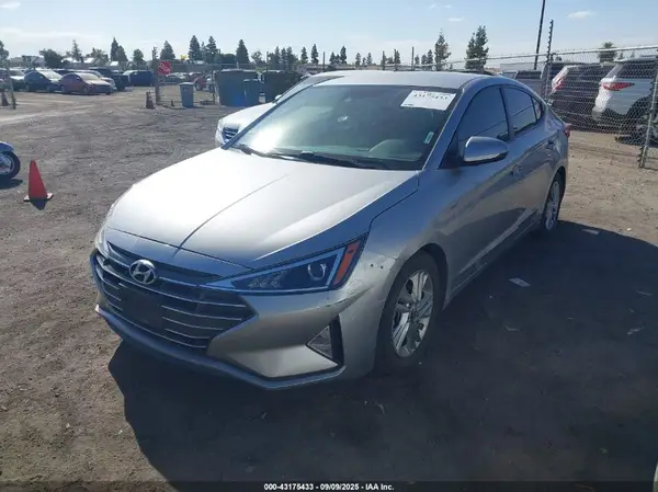 5NPD84LF5LH597624 2020 HYUNDAI ELANTRA - Image 2