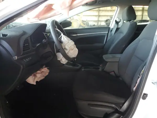 2020 HYUNDAI ELANTRA auction photo 7