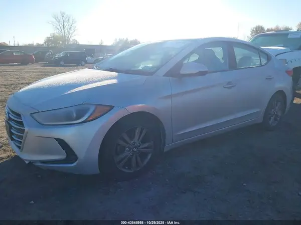 5NPD84LF6HH002108 2017 HYUNDAI ELANTRA - Image 2