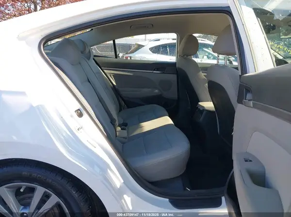 5NPD84LF6HH007213 2017 HYUNDAI ELANTRA - Image 8