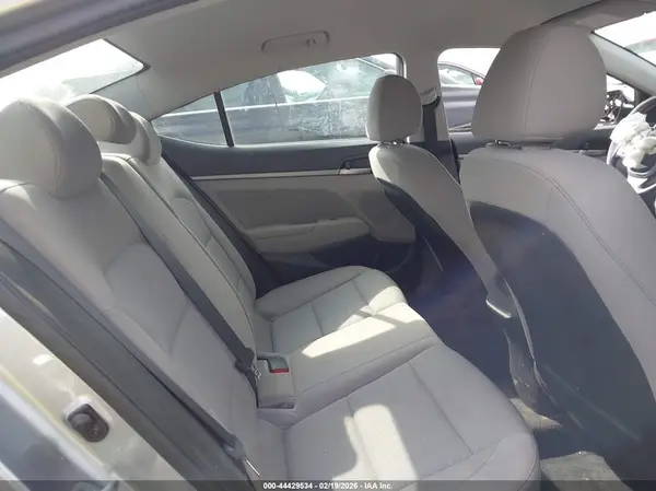 5NPD84LF6HH007938 2017 HYUNDAI ELANTRA - Image 8