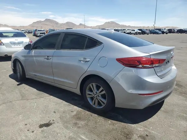 5NPD84LF6HH013058 2017 HYUNDAI ELANTRA - Image 2