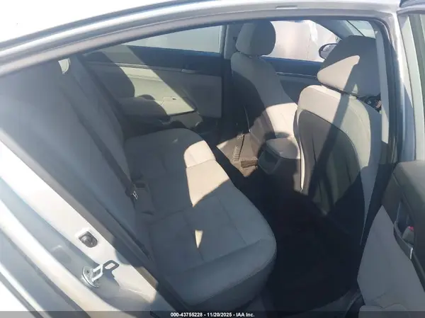 5NPD84LF6HH013674 2017 HYUNDAI ELANTRA - Image 8