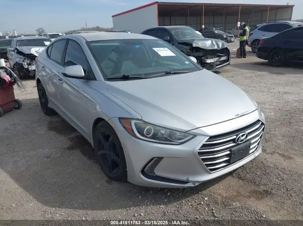 5NPD84LF6HH014386 2017 HYUNDAI ELANTRA - Image 1