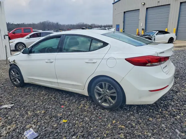 5NPD84LF6HH015988 2017 HYUNDAI ELANTRA - Image 2