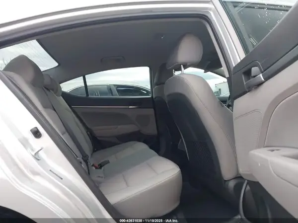 5NPD84LF6HH016557 2017 HYUNDAI ELANTRA - Image 8