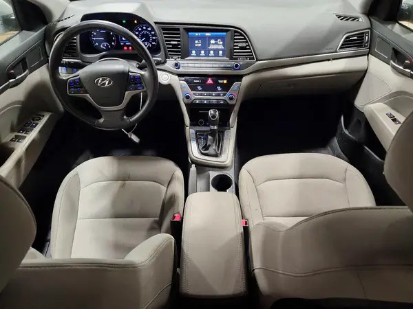 5NPD84LF6HH026747 2017 HYUNDAI ELANTRA - Image 8