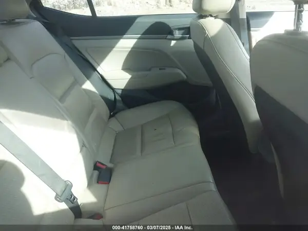 5NPD84LF6HH037120 2017 HYUNDAI ELANTRA - Image 8