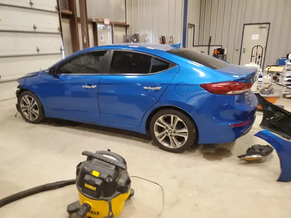 5NPD84LF6HH037165 2017 HYUNDAI ELANTRA - Image 2