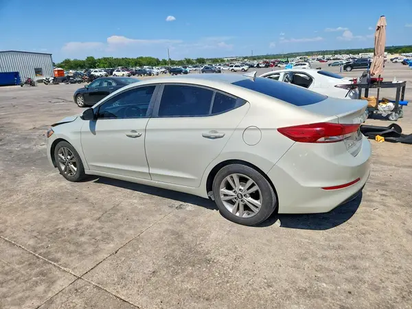 5NPD84LF6HH041314 2017 HYUNDAI ELANTRA - Image 2