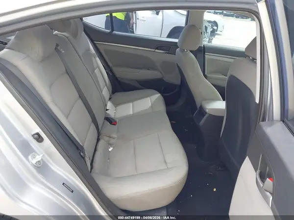 5NPD84LF6HH045976 2017 HYUNDAI ELANTRA - Image 8